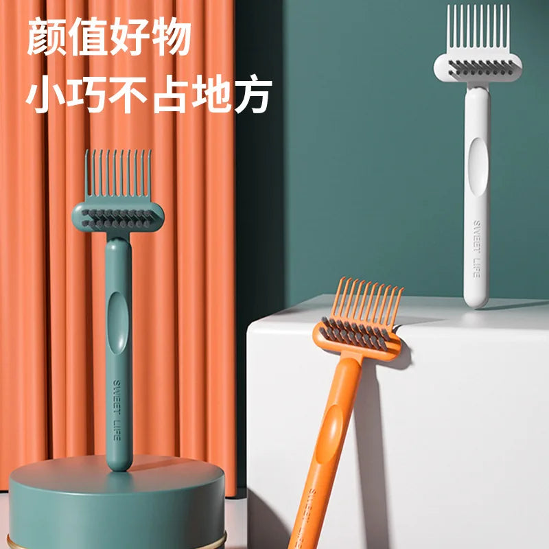 Comb cleaning